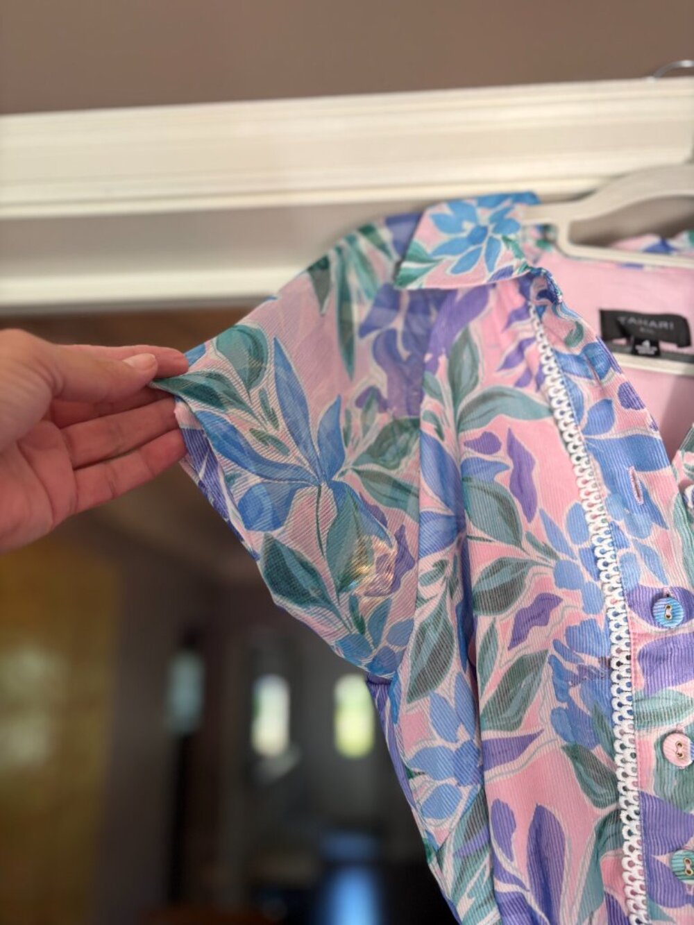 NWT (Other) Tahari Shadow-Striped Floral Print Belted Mini/Midi Dress. Size 4 - Picture 9 of 16